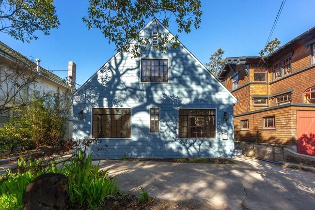 Foto del edificio - 3271 Kempton Ave