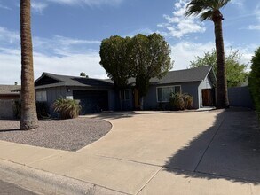 Building Photo - 8425 E Bonita Dr
