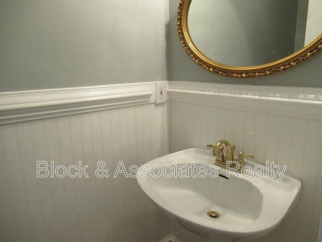 Foto del edificio - 2104 Bufflehead Rd