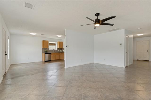 Foto del edificio - 6612 Waterhill Ln