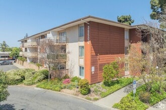 Building Photo - 38500 Paseo Padre Pkwy