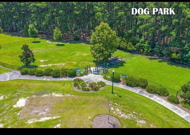 Building Photo - 460 Whispering Breeze Ln