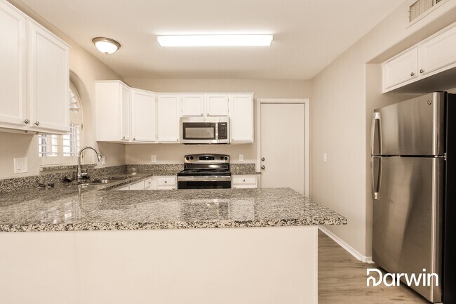 Building Photo - 7549 W Kerry Ln, Glendale, AZ 85308
