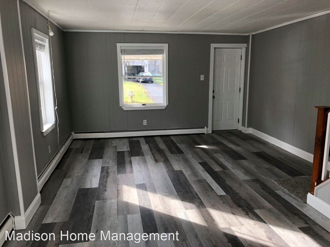 Primary Photo - 2 br, 1.5 bath House - 327 Delong Ave