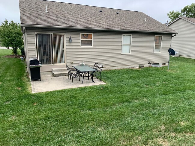 Foto del edificio - 1537 N Redhawk Dr