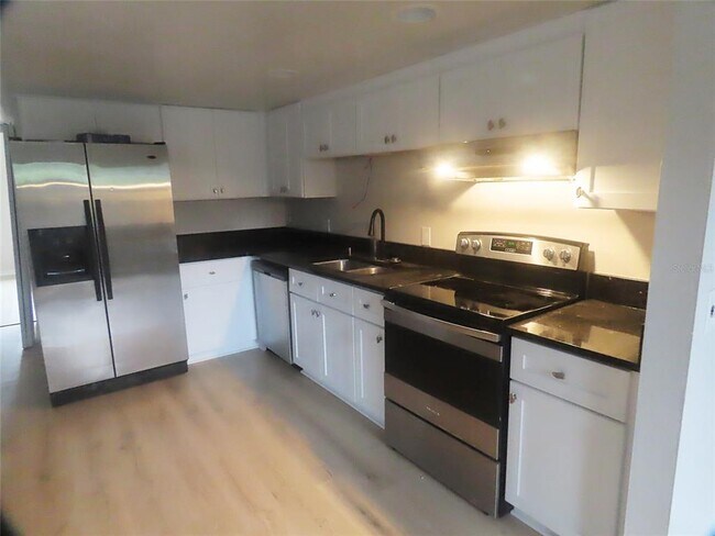 Building Photo - 708 St Michael Ln