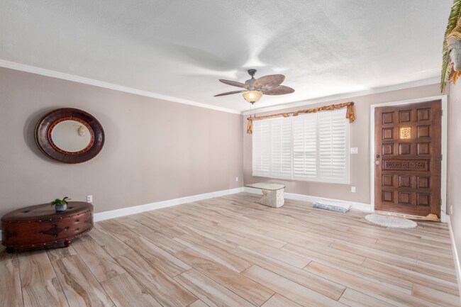 Building Photo - 3232 E Poinsettia Dr