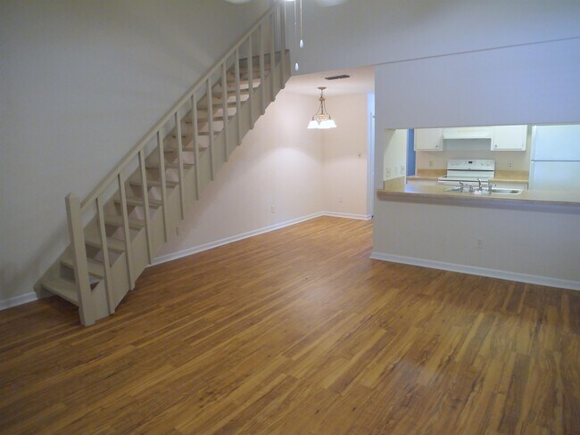 Foto del edificio - 201 Parkbrook Cir