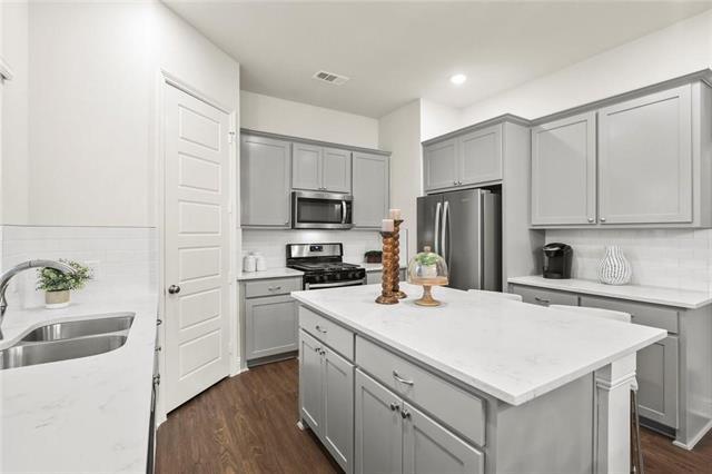 Building Photo - 287 Ferndale Dr