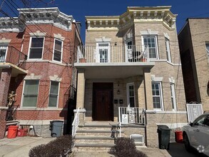 Building Photo - 210 Highpoint Ave