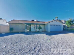 Building Photo - 4809 W Cochise Dr