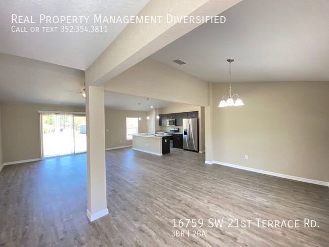 Foto del edificio - Custom Home - Desirable SW Ocala Neighborh...