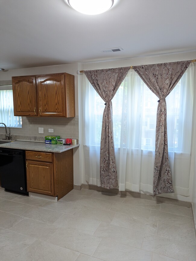 Foto del edificio - 3322 W Catalpa Ave