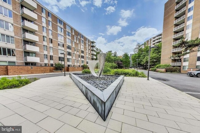 Foto del edificio - 2939 Van Ness St NW