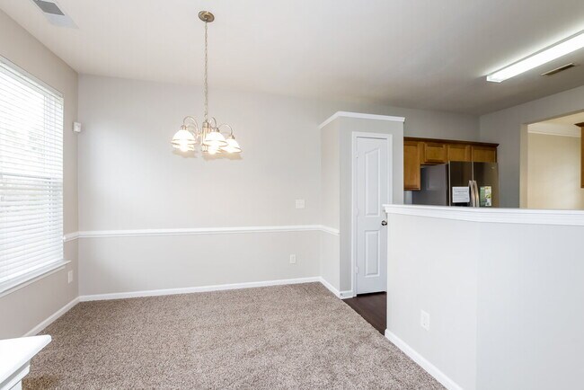 Building Photo - 2713 Forest Grove Ct