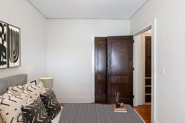 Building Photo - 1435 West 31st St
