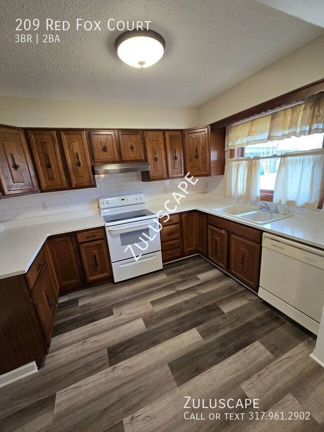 Building Photo - Beautifully Remodeled 3/2 in Arcadia!