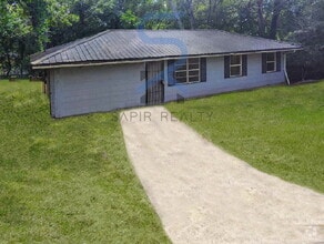 Building Photo - 2480 Brevard Dr