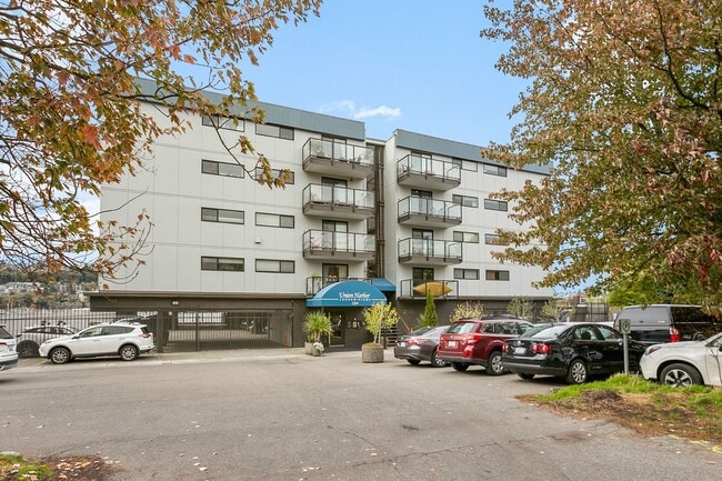 Building Photo - 2301 Fairview Ave E