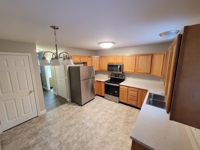 Building Photo - 10 Tourmaline Dr