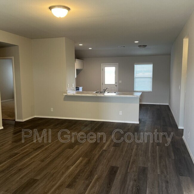 Foto del edificio - 16124 S 83rd E Ave