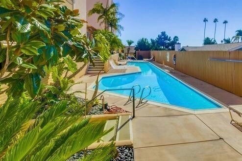 Foto principal - 4730 Noyes St