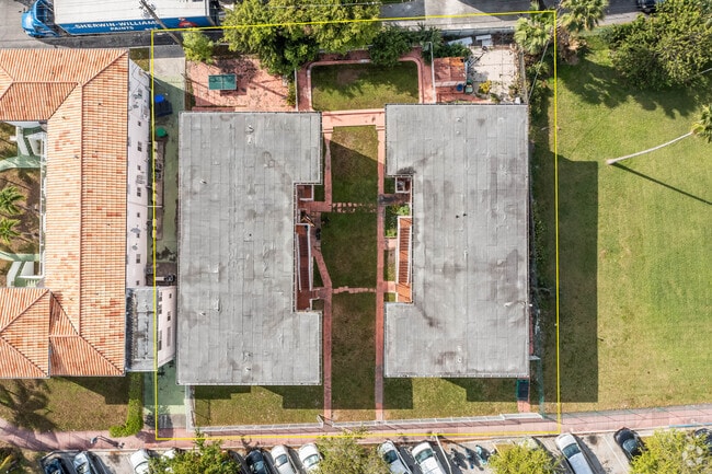 Property Lookdown - 1120-1130 Marseille Dr
