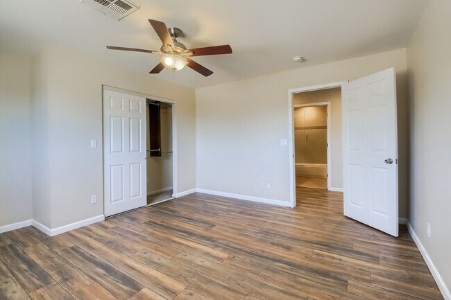 Foto del edificio - 2618 E Sweetwater Ave