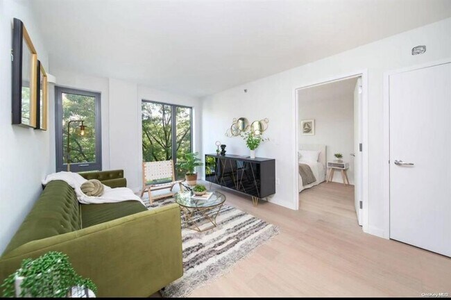 Foto del edificio - 13680-136-41 41st Ave
