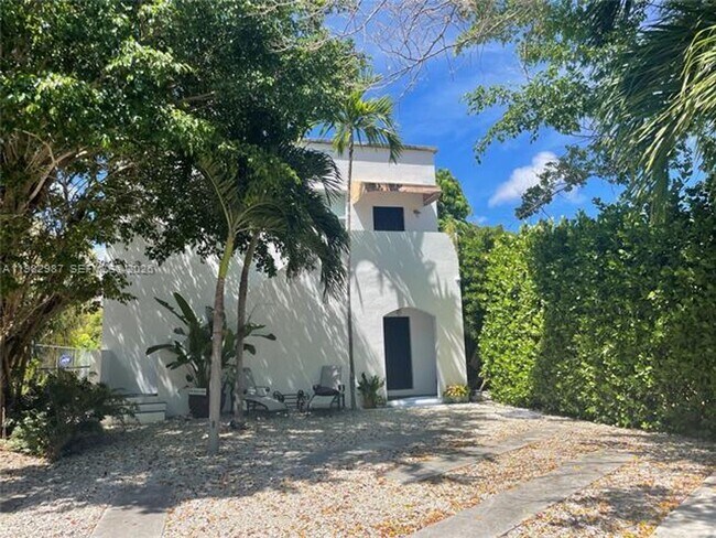 Foto del edificio - 3421 SW 25th St