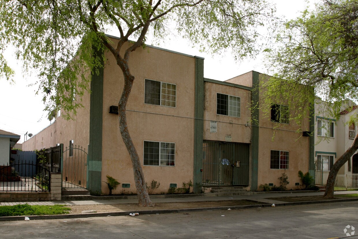 Foto del edificio - 1240 E 17th St