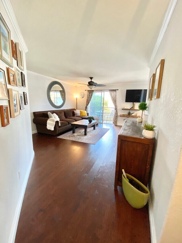 7470 Altiva Plz, Carlsbad, CA 92009 Condo for Rent in Carlsbad, CA