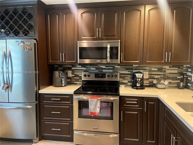Foto del edificio - 20803 NW 3rd Ct