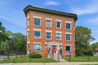 Building Photo - 7056 S Parnell Ave
