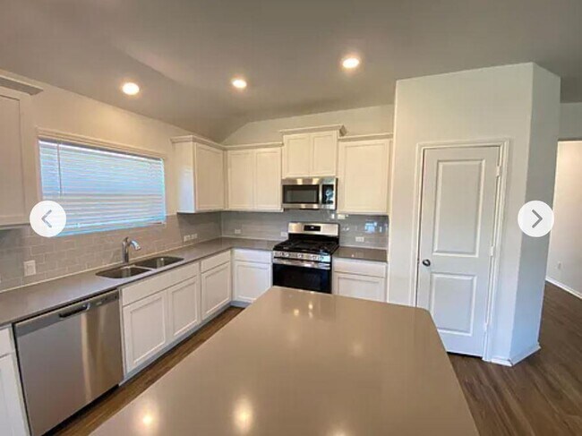 Foto del edificio - 212 Montego St