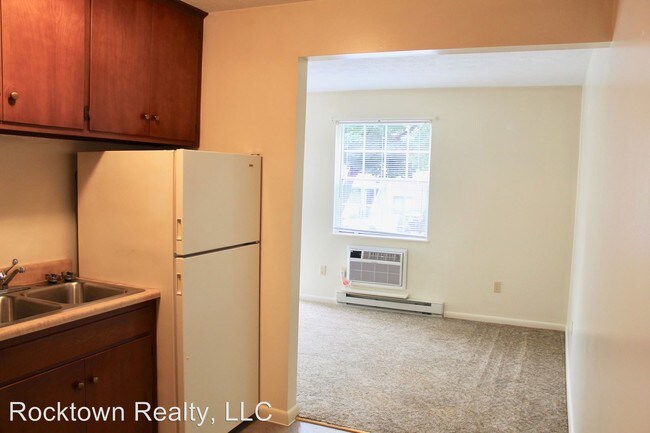 Building Photo - 255 W Elizabeth St