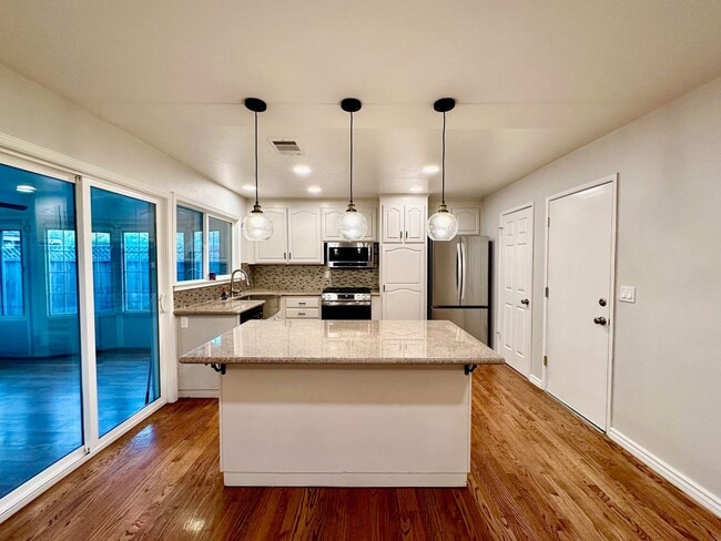 Building Photo - SAN JOSE - Single level 3 bedroom 2 bath home