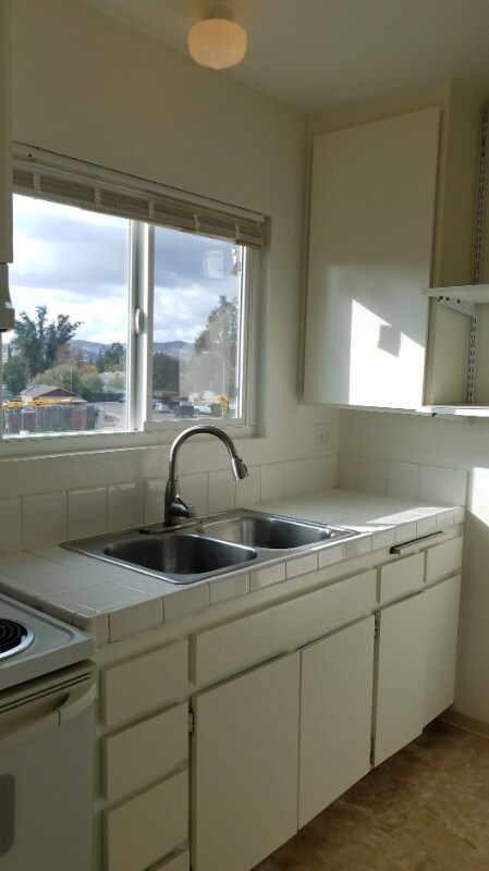 Primary Photo - 12608 Julian Ave