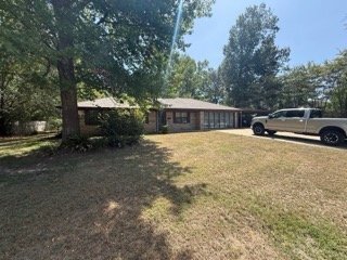 Foto del edificio - 2412 Redbud St