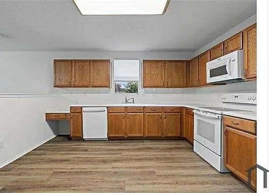 Building Photo - 1665 Stonehaven Pl