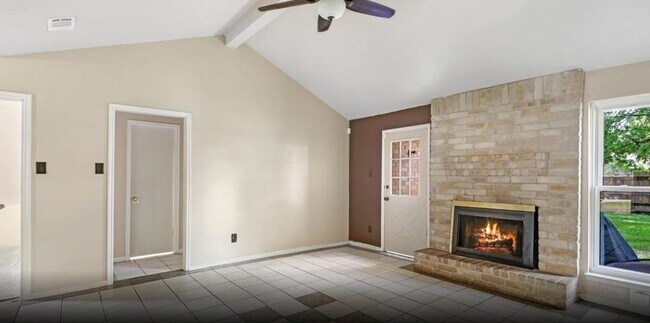 Foto del edificio - 7851 Battlepine Dr