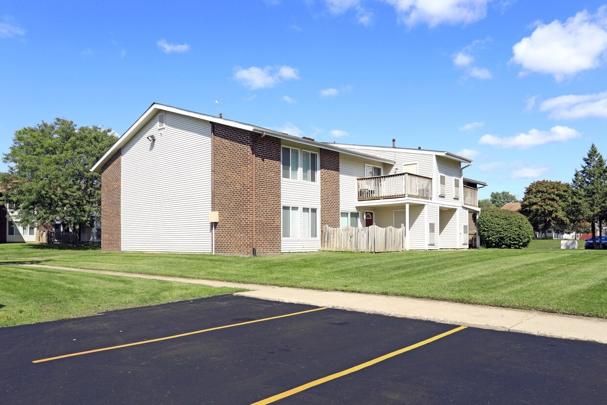 Auburn Heights Apartments - Apartments in Pontiac, MI | Apartments.com