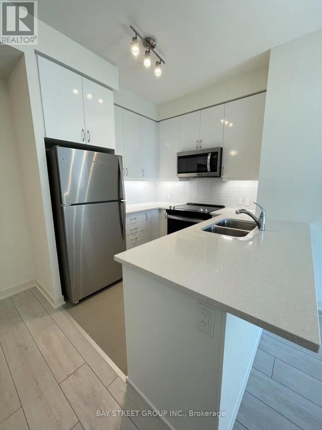 Photo du bâtiment - 4955-4955 Yonge St