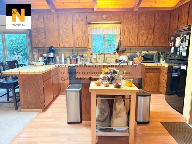 Foto del edificio - 6980 Lakeview Dr
