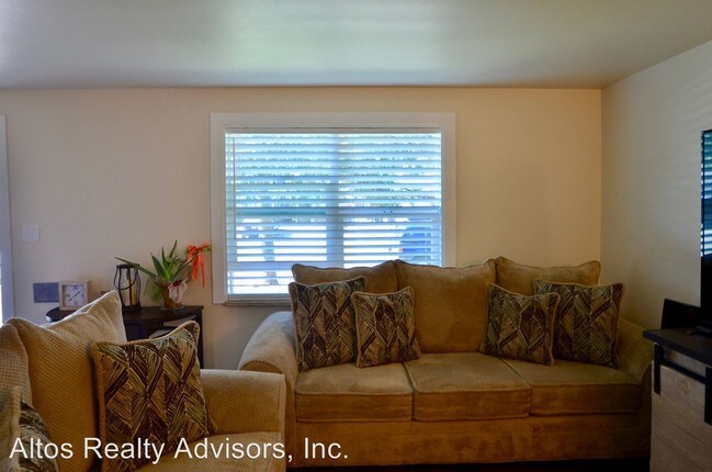 Building Photo - 4540-4546 Everett Ct