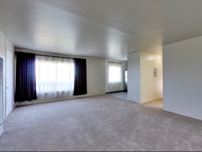 Building Photo - 1351 La Playa St