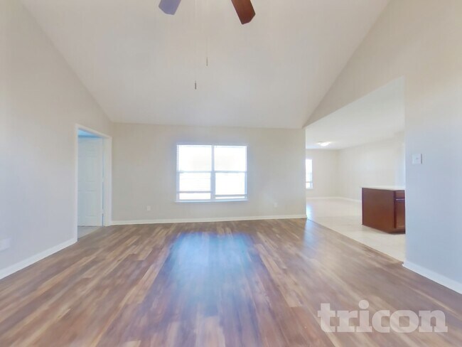 Foto del edificio - 102 Saddlebag Ct