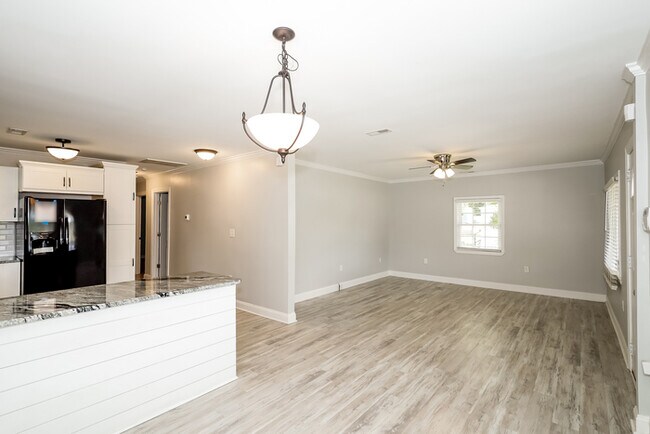 Building Photo - 3 Bedroom in Gastonia, NC