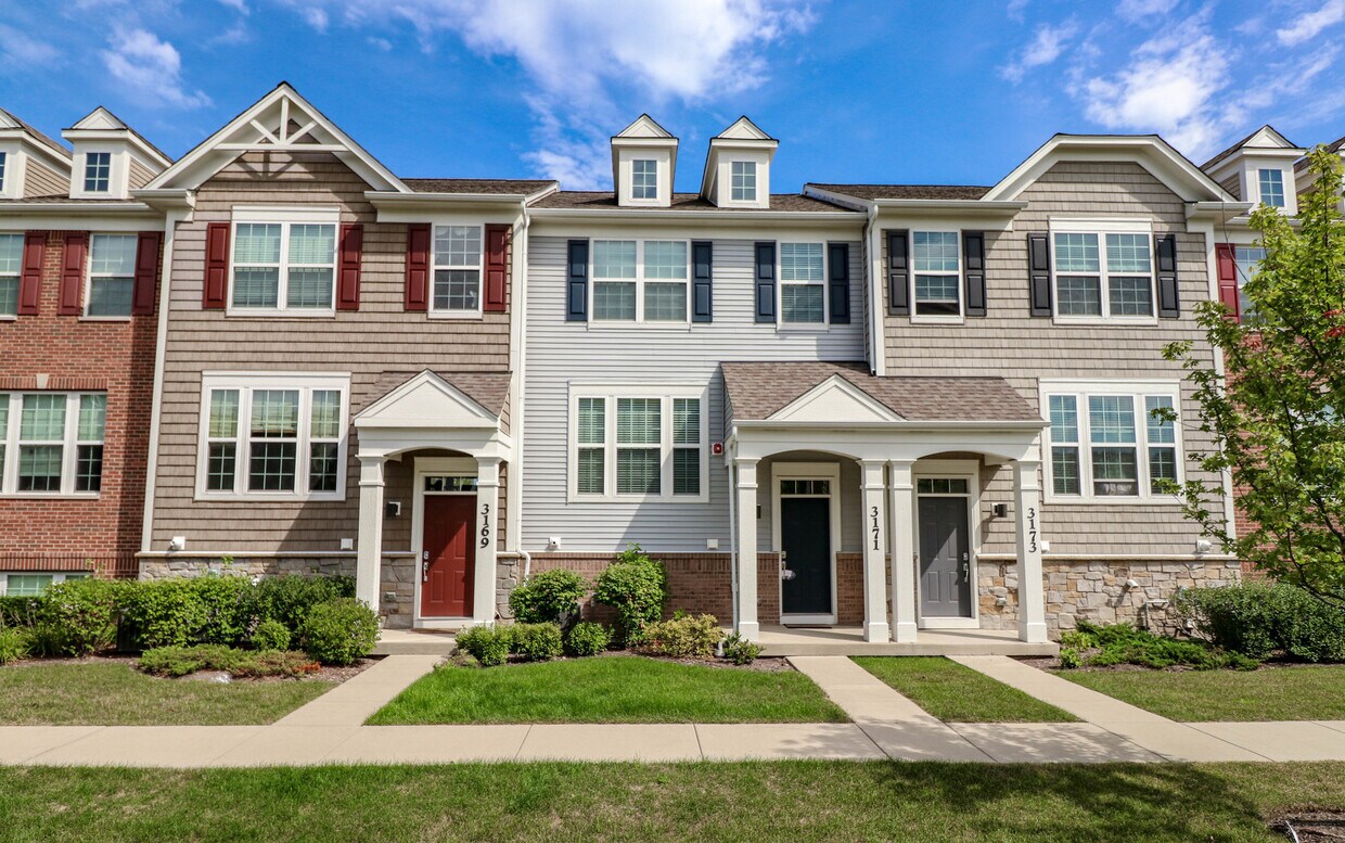 3171 Coral Ln, Glenview, IL 60026 Condo for Rent in Glenview, IL