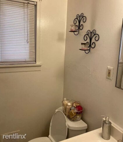 Building Photo - 2 br, 1 bath House - 1003 Marton St